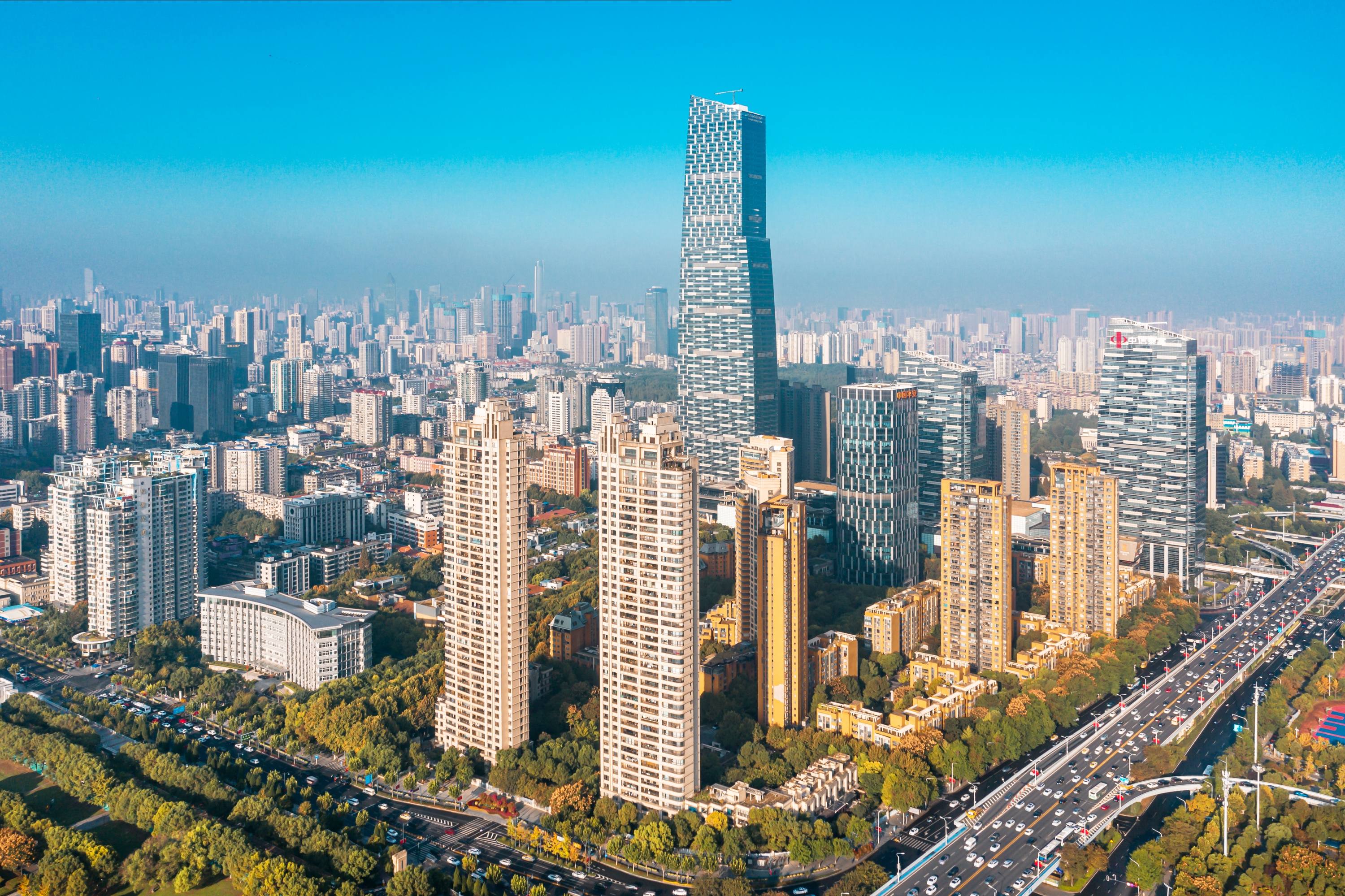 永信行总经理为江岸区“十五五”规划建言献策